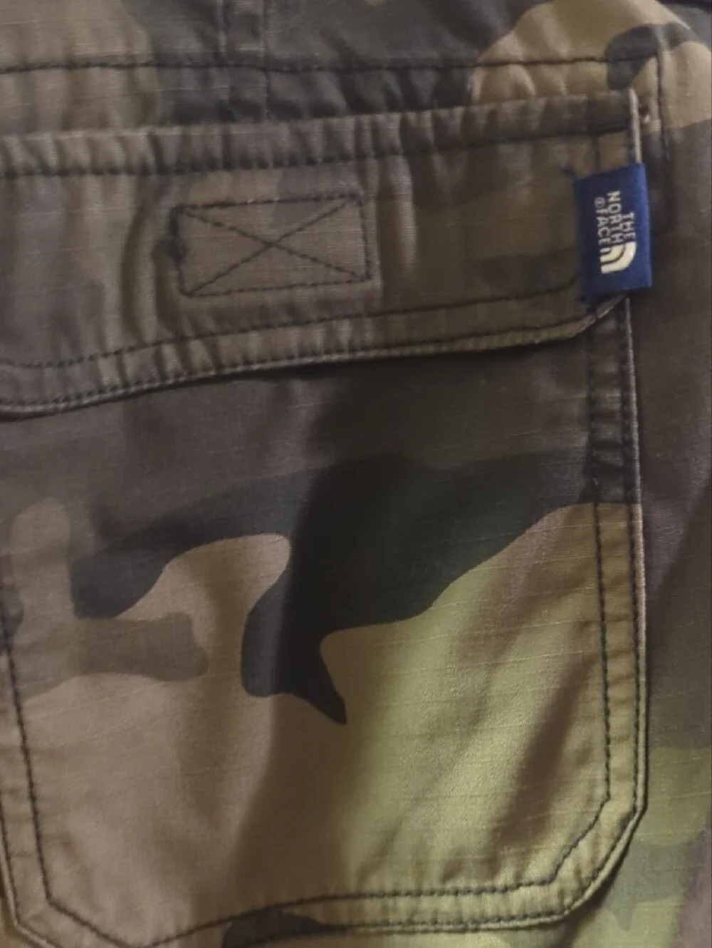 The North Face Men's camo Cargo Shorts Olive Green Camo